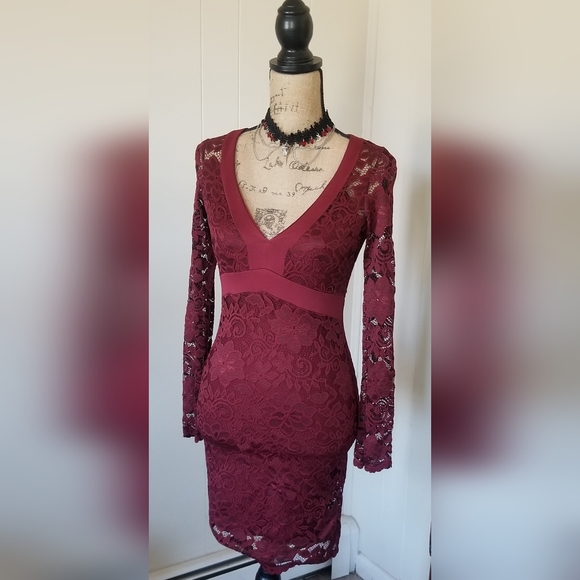 GUESS BRAND BURGUNDY LACE COCKTAIL DRESS LONG SLEEVES AND FULLY LINED SIZE XS - Picture 1 of 8